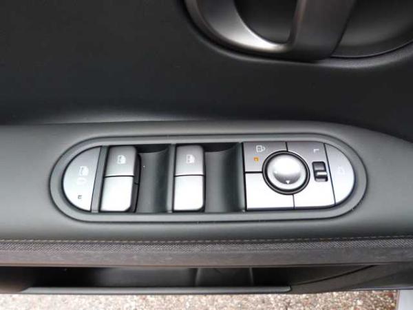 Hyundai IONIQ 5 77,4 kWh 4WD UNIQ + Park-Paket