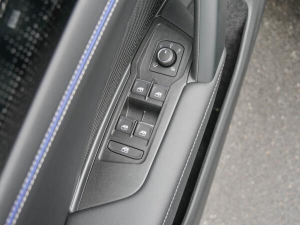 Volkswagen Tiguan R-Line 1,5 l eHybrid OPF / 6-Gang-Doppelkupplungsgetriebe DSG
