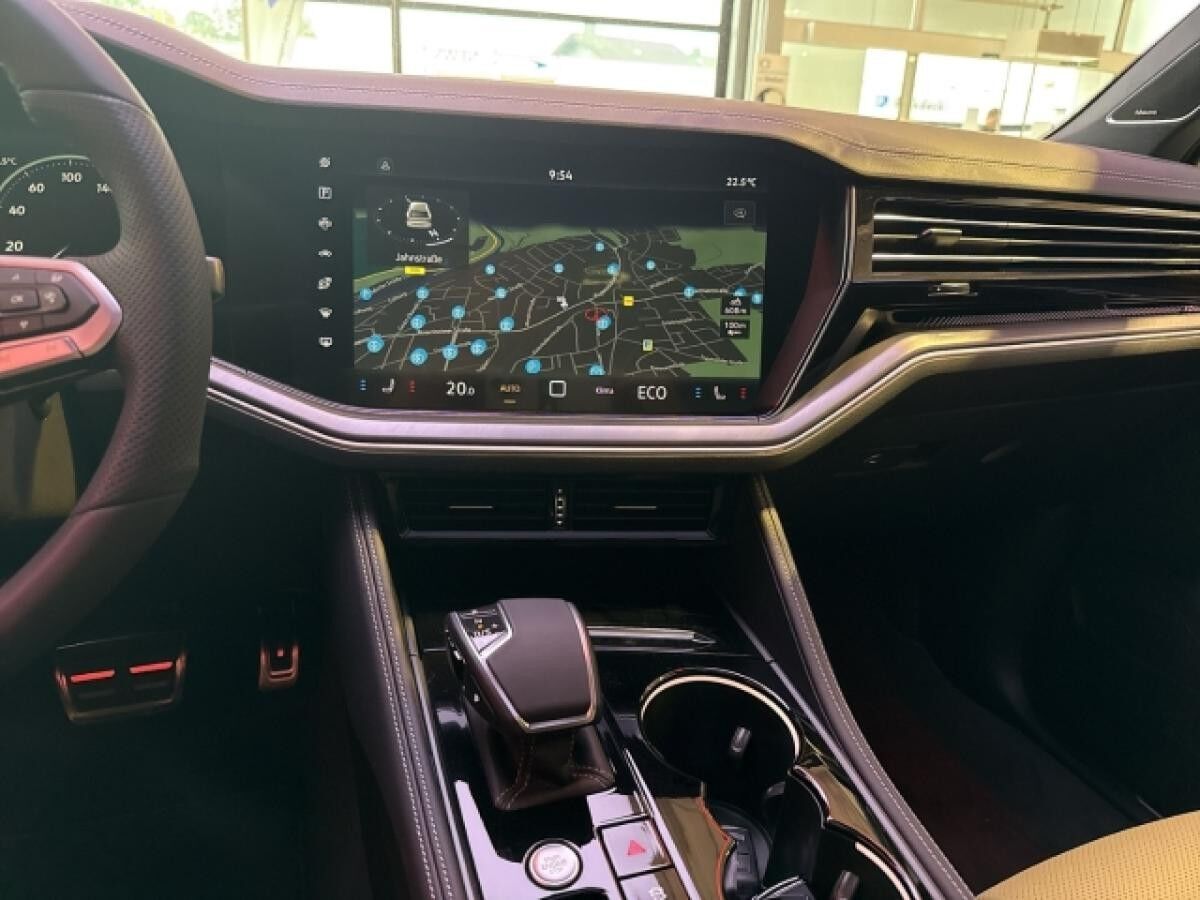 Volkswagen Touareg (286 PS) 8-Gang-Automatik (Tiptronic) R-Line 3,0 l V6 TDI SCR 4MOTION 210 kW (286 PS) 8-Gang-Automat