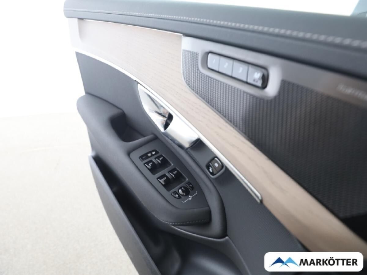 Volvo XC90 T8 AWD Plus Dark Recharge/7-Sitz/Pano/360°