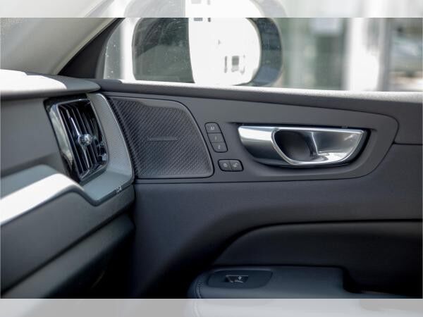 Volvo XC60 T6 Plus Dark Recharge AWD*SHD*StHz.*ACC*360°