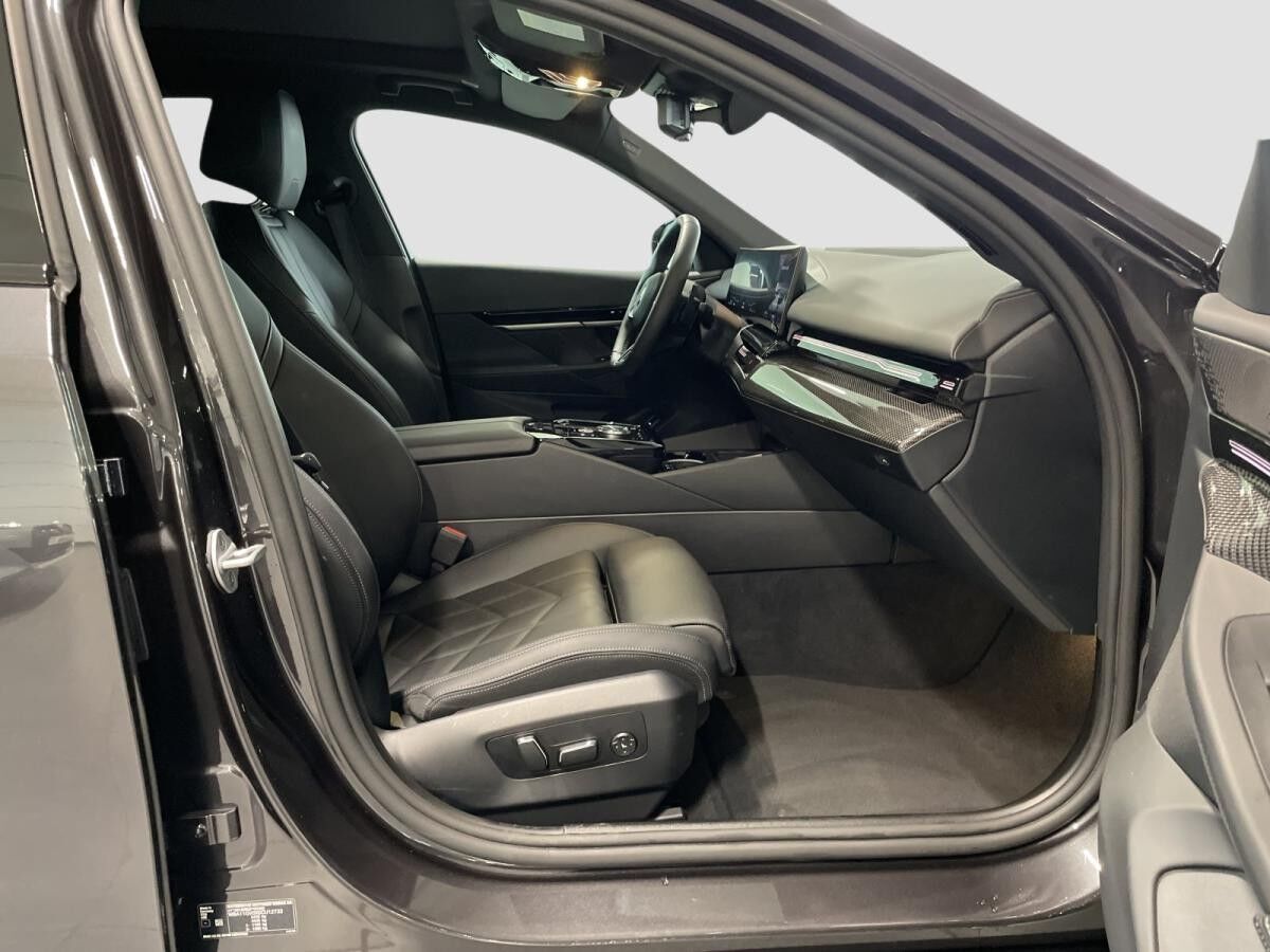 BMW 520 i Touring M Sport Standheizung AHK Harman/K