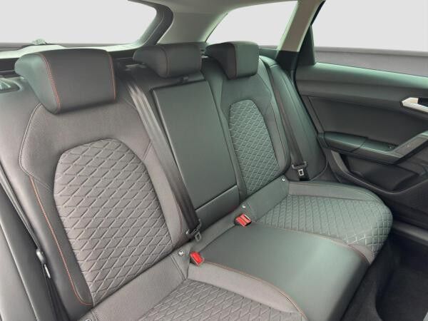 Seat Leon Sportstourer FR-Line 1.5 eTSI QI Vision+ MATRIX Winter Alarm
