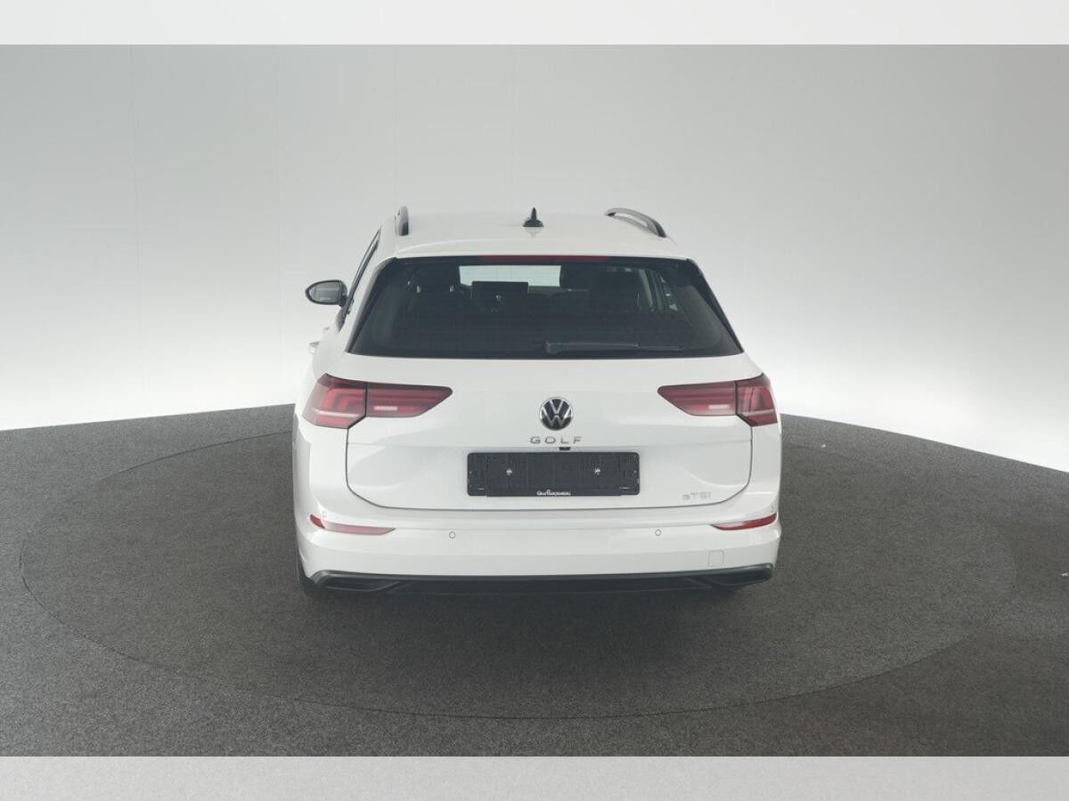 Volkswagen Golf VIII Variant 1.5 TSI DSG Life / SOFORT VERFÜGBAR !