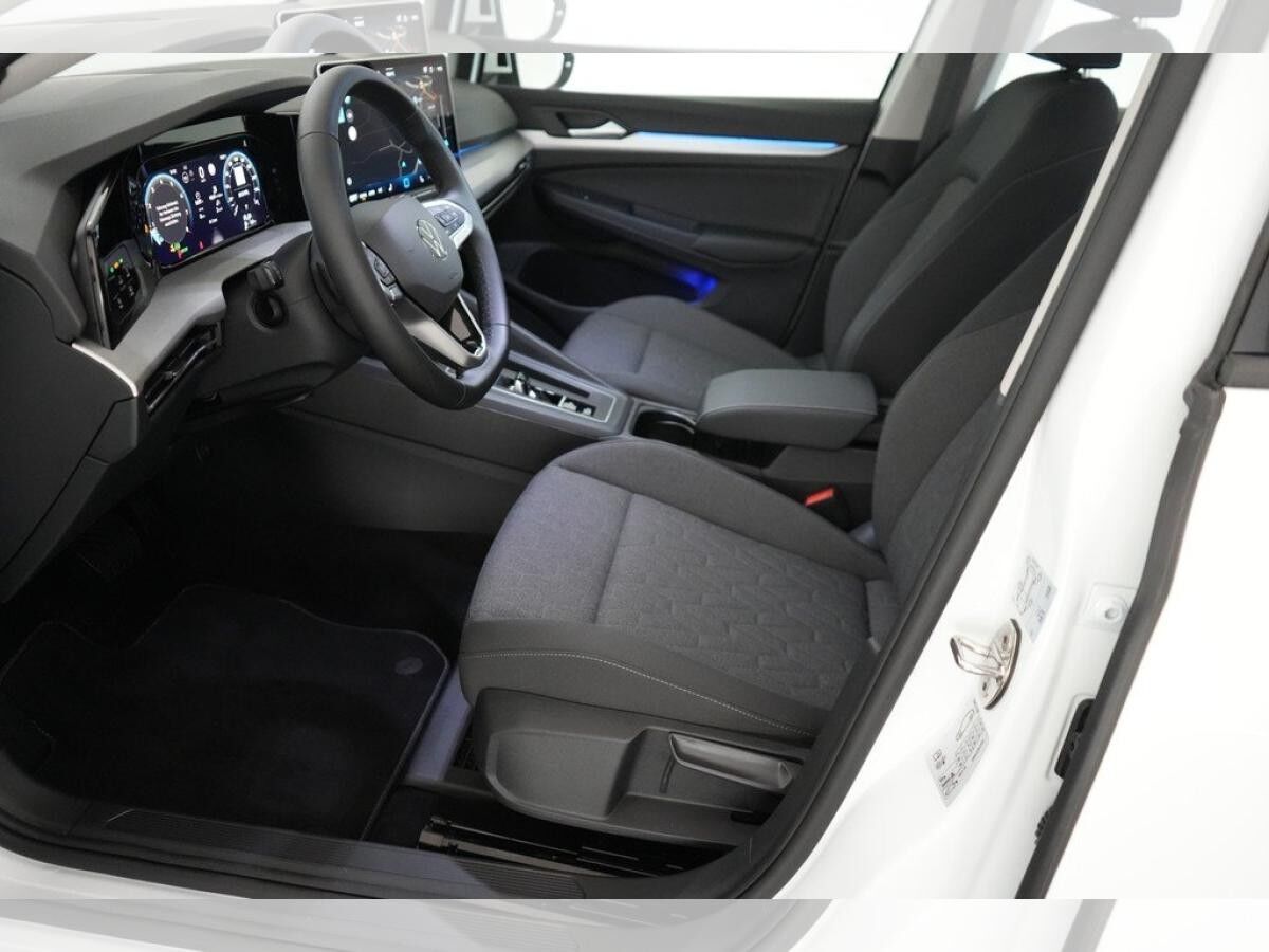 Volkswagen Golf VIII Variant 1.5 TSI DSG Life / SOFORT VERFÜGBAR !