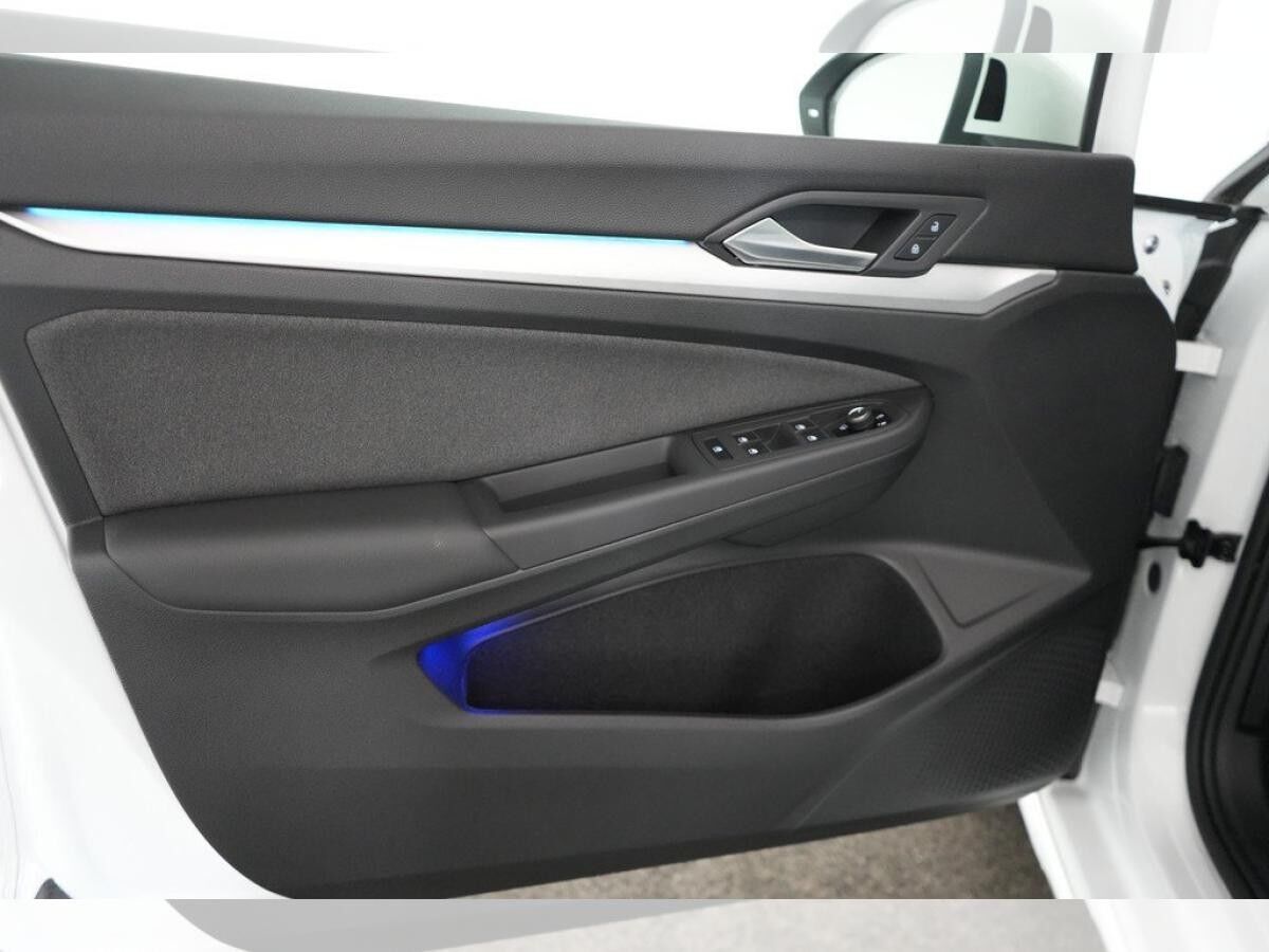 Volkswagen Golf VIII Variant 1.5 TSI DSG Life / SOFORT VERFÜGBAR !