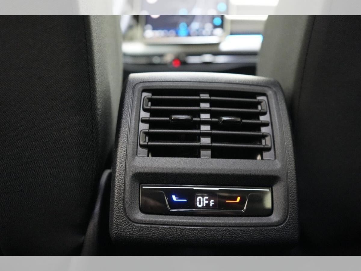 Volkswagen Golf VIII Variant 1.5 TSI DSG Life / SOFORT VERFÜGBAR !