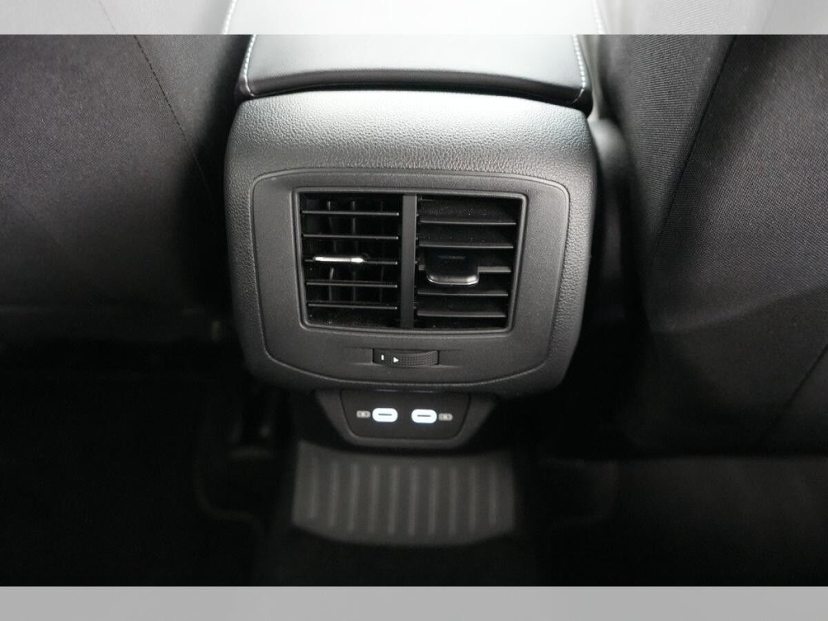 Volkswagen T-Roc 1.5 TSI DSG R-Line / SOFORT VERFÜGBAR !