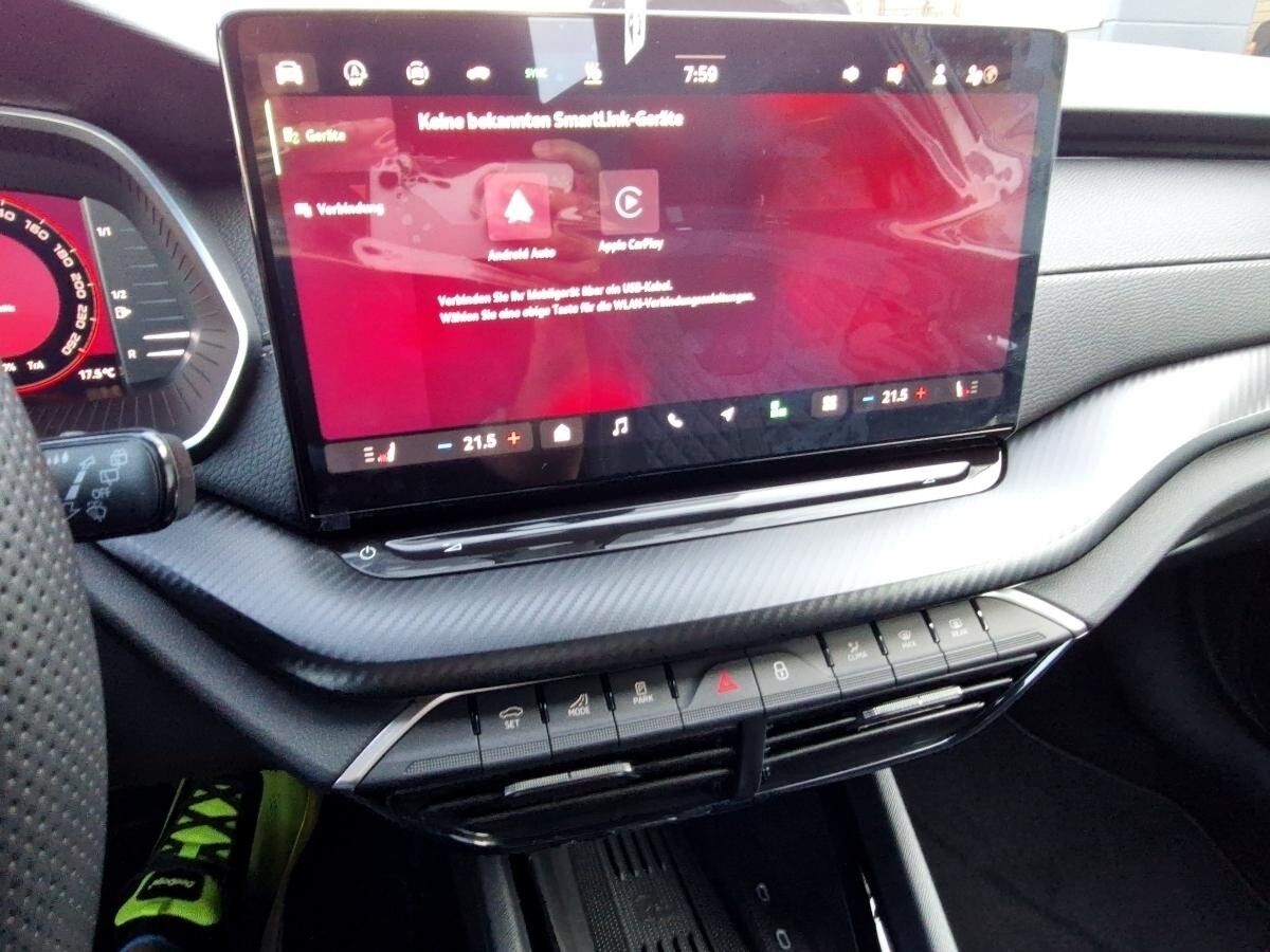 Skoda Octavia Combi 2.0 TDI Sportline DSG Matrix AHK