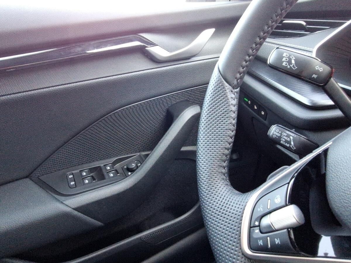 Skoda Octavia Combi 2.0 TDI Sportline DSG Matrix AHK