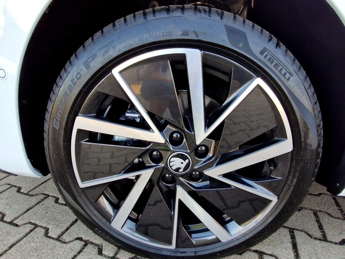 Skoda Octavia Combi 2.0 TDI Sportline DSG Matrix AHK
