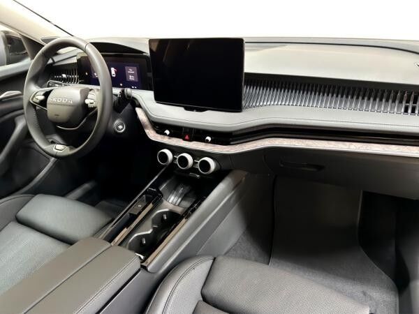 Skoda Superb Combi iV 1.5 TSI PHEV DSG - L&K