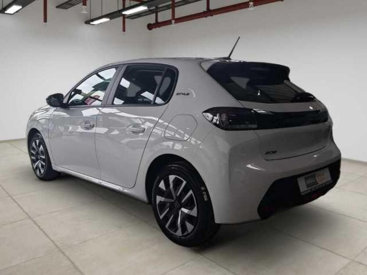 Peugeot 208 STYLE +Sitzheizung+Parksensoren hinten+