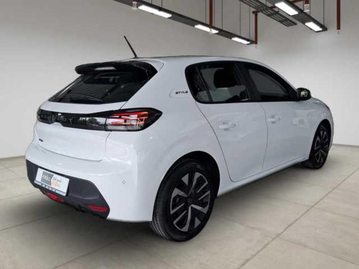 Peugeot 208 STYLE +Sitzheizung+Parksensoren hinten+