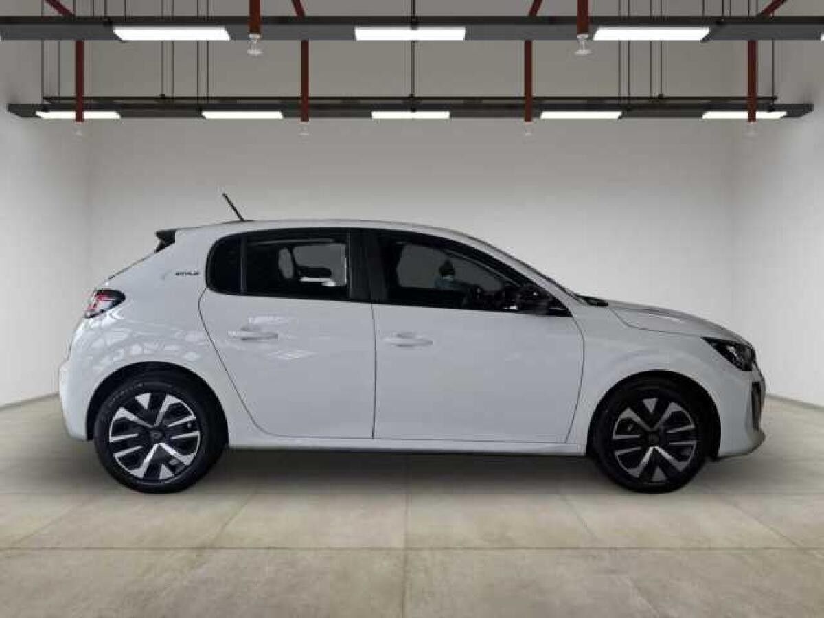 Peugeot 208 STYLE +Sitzheizung+Parksensoren hinten+