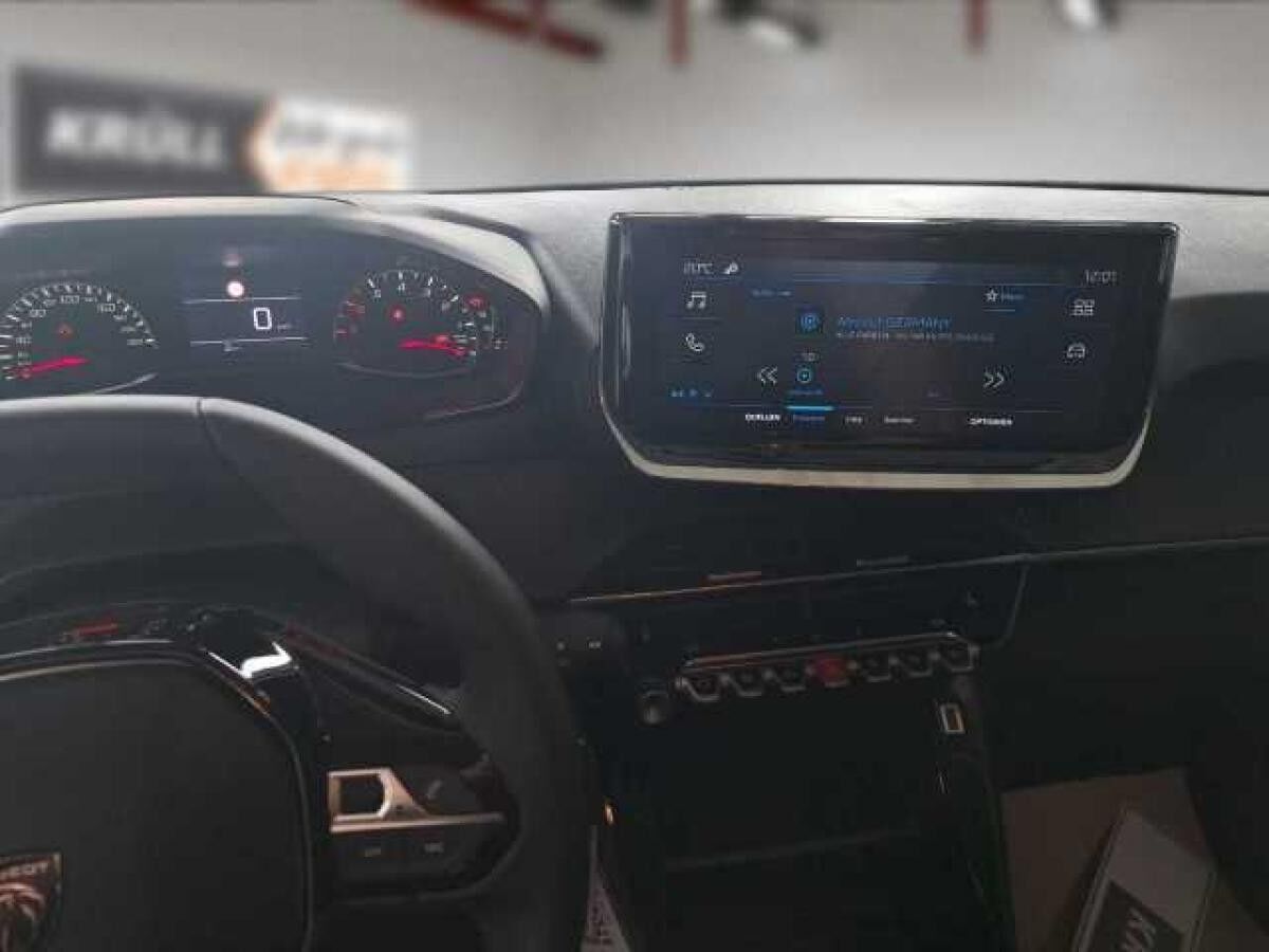 Peugeot 208 100 STYLE +Sitzheizung+Parksensoren hinten+