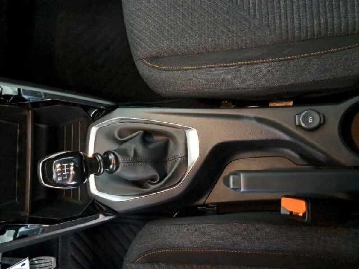 Peugeot 208 STYLE +Sitzheizung+Parksensoren hinten+