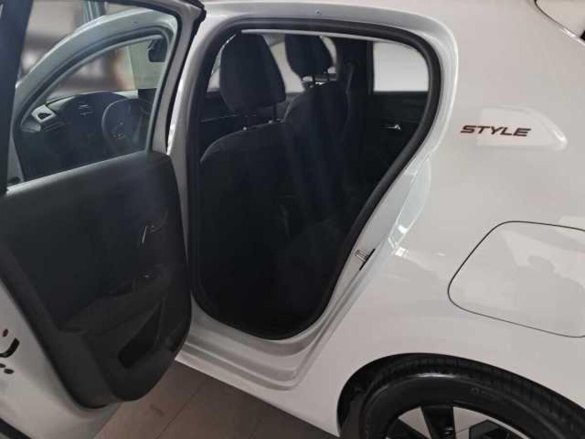 Peugeot 208 STYLE +Sitzheizung+Parksensoren hinten+