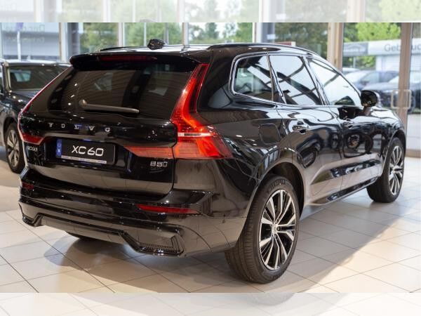 Volvo XC60 B5 Plus Dark AWD Schiebedach*AHK*ACC*360°*SHZ