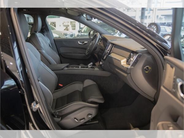 Volvo XC60 B5 Plus Dark AWD Schiebedach*AHK*ACC*360°*SHZ