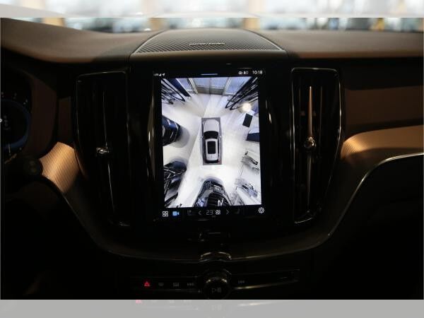 Volvo XC60 B5 Plus Dark AWD Schiebedach*AHK*ACC*360°*SHZ
