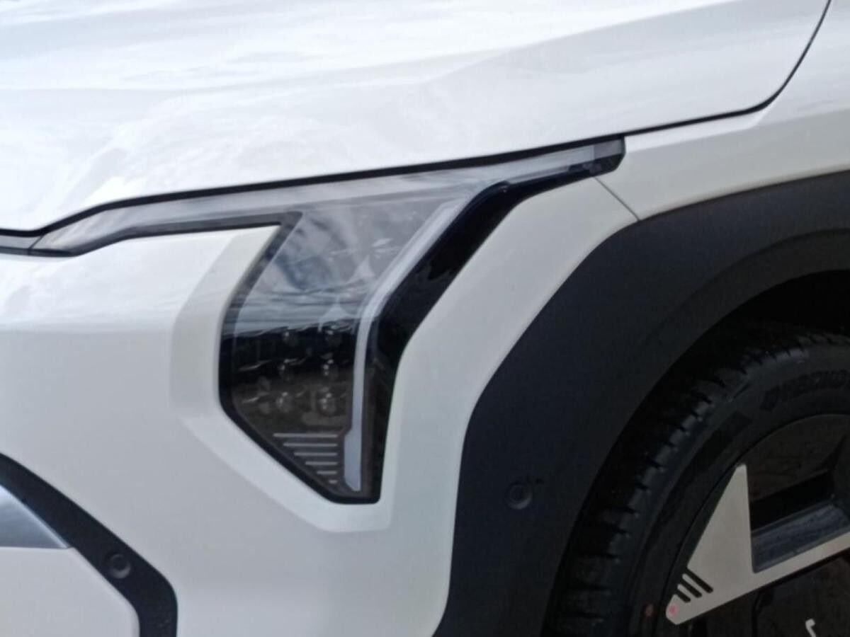 Kia EV3 EARTH 81,4 WIC BUS UPG DWP SOU DES