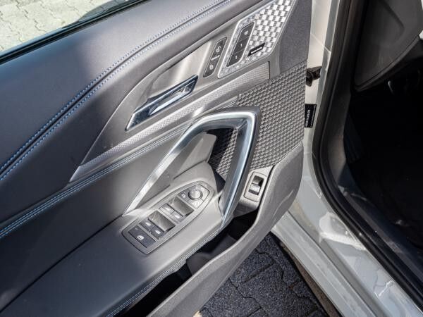 BMW iX1 xDrive30 M-Sport LED HUD 360° HK