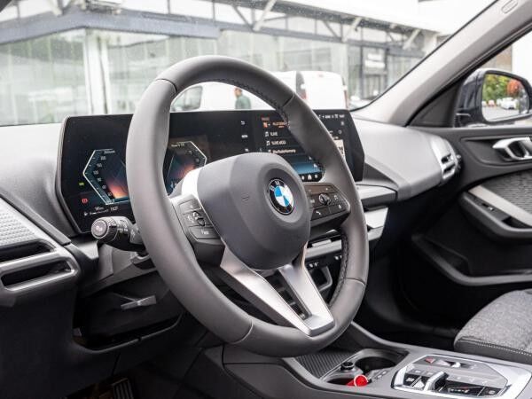 BMW 116 LED NAVI SHZ PDC KAMERA 18" M-Performance