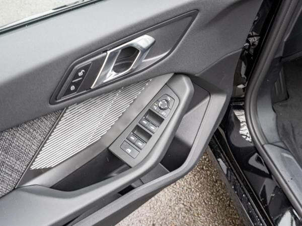 BMW 116 LED NAVI SHZ PDC KAMERA 18" M-Performance