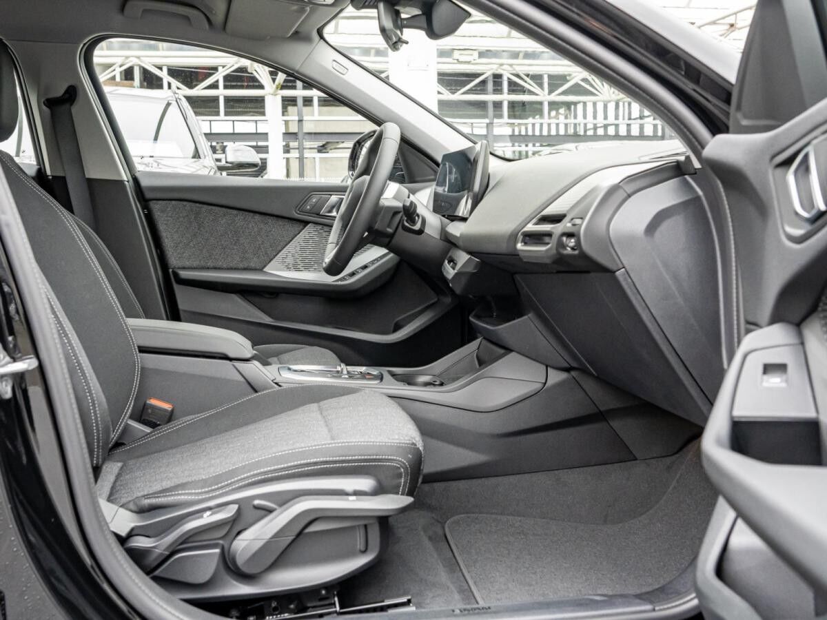 BMW 116 LED NAVI SHZ PDC KAMERA 18" M-Performance