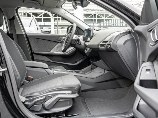 BMW 116 LED NAVI SHZ PDC KAMERA 18" M-Performance
