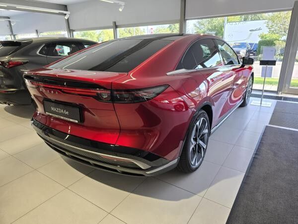 Mazda 6e 258 PS RWD Takumi 479km Reichweite/ Beispiel Farben
