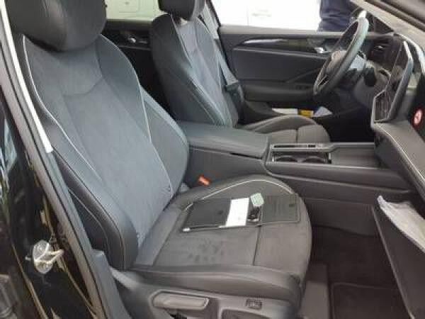 Volkswagen Passat Variant 1.5 eTSI 110 kW Business DSG - LED AHK IQ.Drive Area View Navi LM Digital Cockpit Pro SHZ