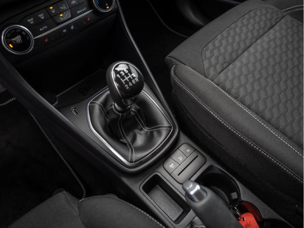 Ford Fiesta Titanium 5trg. ALU FahrerassistenzP. WinterP. uvm. -K.T.-