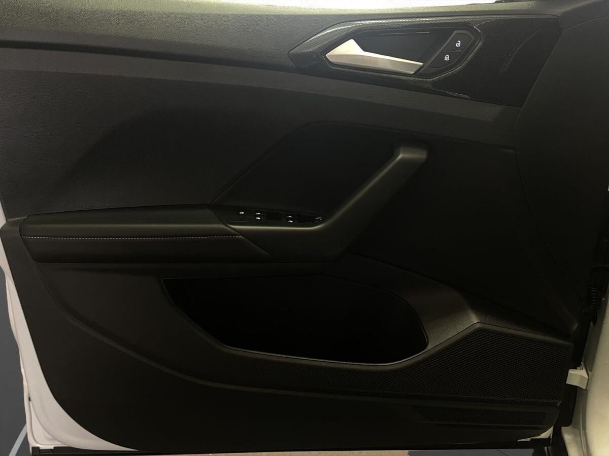 Volkswagen T-Cross 1.5 TSI R-Line DSG AHK Matrix Navi RFK ACC