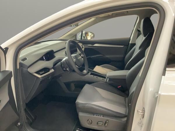 Skoda ENYAQ Loft mit AHZV, PlusPaket & Winterpaket