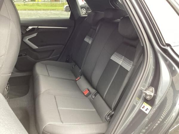 Audi A3 allstreet 35 TFSI S tronic LED Navi AHK StHz RKamera