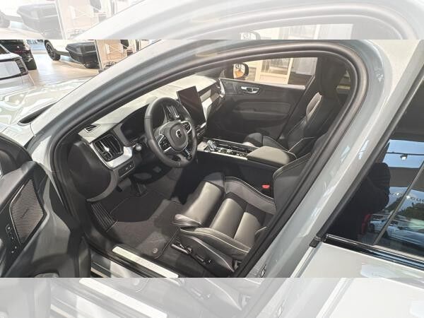 Volvo XC60 Plus Black Edition Recharge Plug-In Hybrid T8 *SOFORT VERFÜGBAR