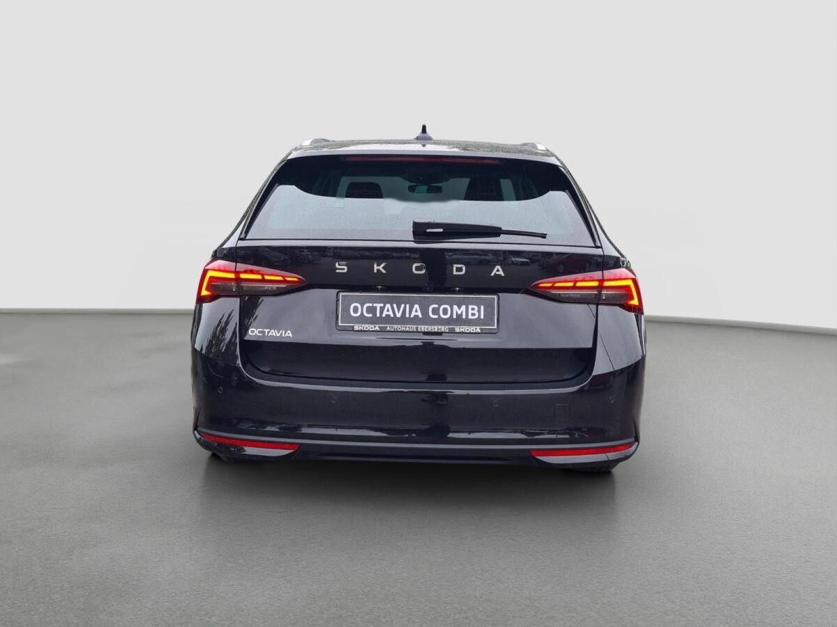 Skoda Octavia Combi 2.0 TDI Tour DSG Matrix AHK