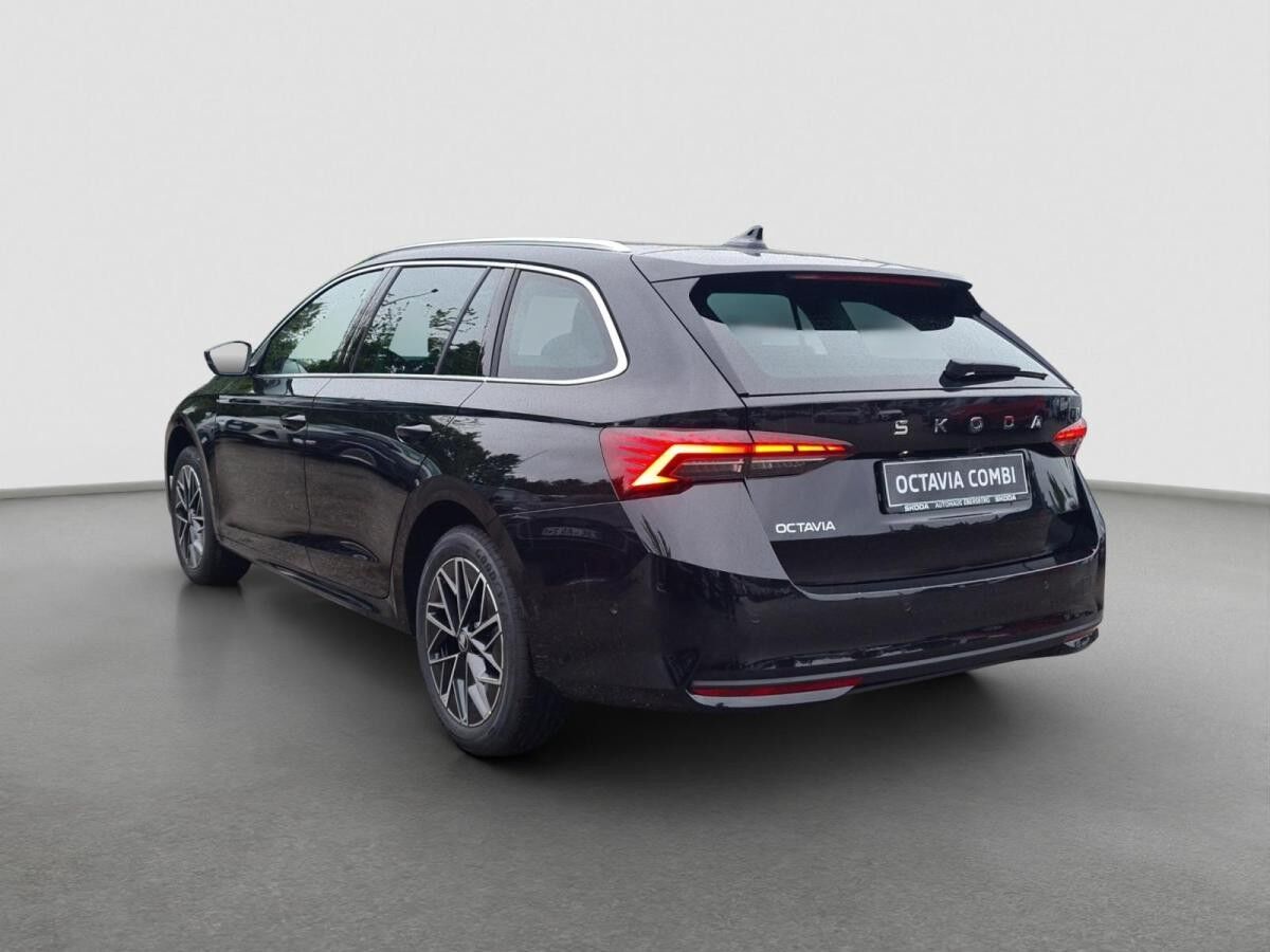 Skoda Octavia Combi 2.0 TDI Tour DSG Matrix AHK