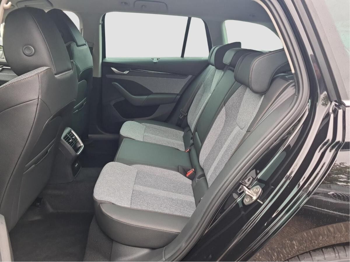 Skoda Octavia Combi 2.0 TDI Tour DSG Matrix AHK