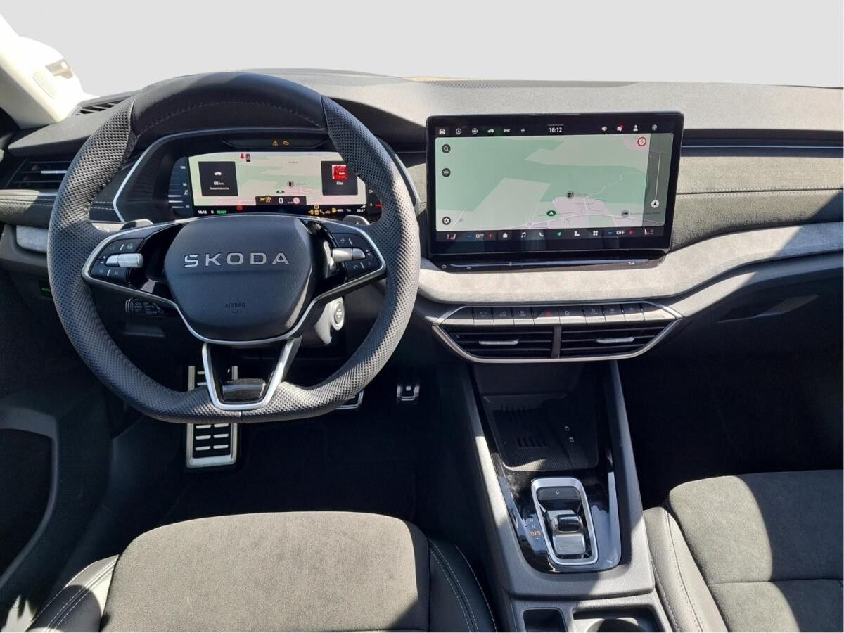 Skoda Octavia 1.5 TSI Selection DSG LED HUD AHK Pano