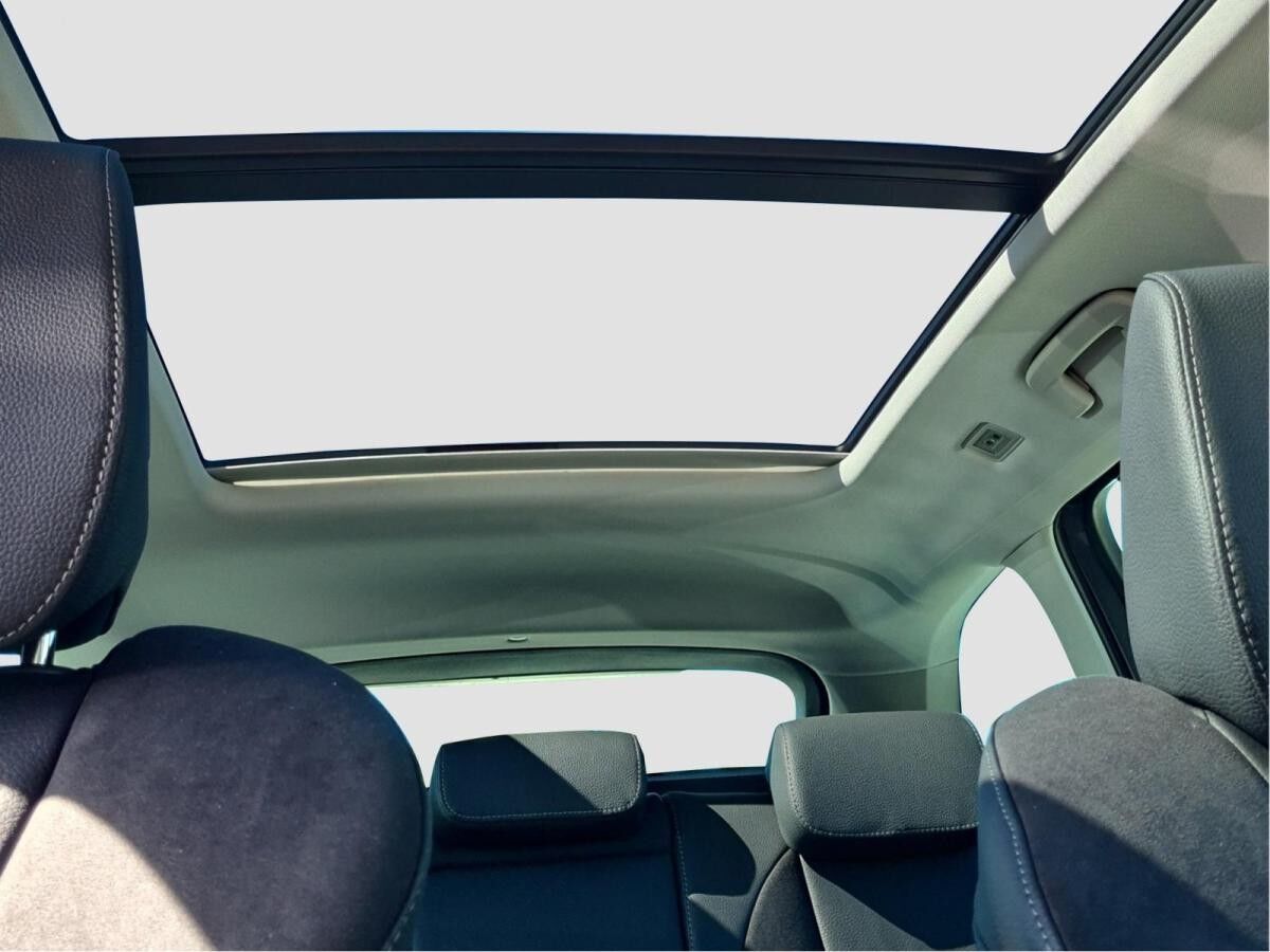 Skoda Octavia 1.5 TSI Selection DSG LED HUD AHK Pano