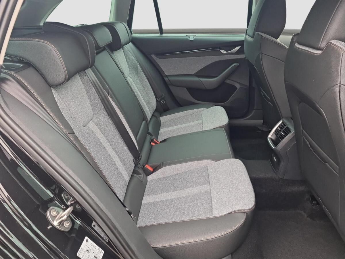 Skoda Octavia Combi 2.0 TDI Tour DSG Matrix AHK