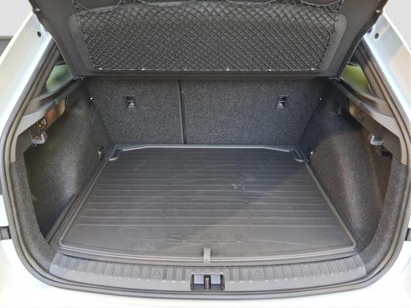 Skoda Scala 1.5 TSI Selection DSG MATRIX ACC AHK Pano