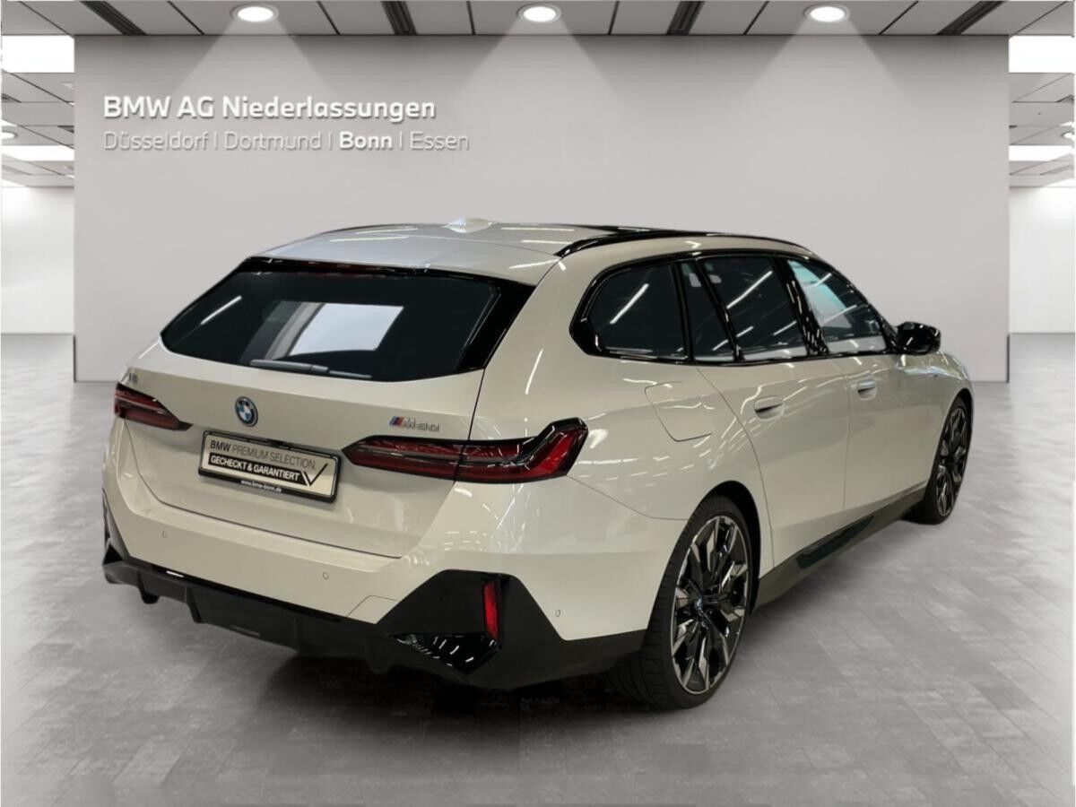 BMW i5 M60 xDrive Touring 8-fach Bereift