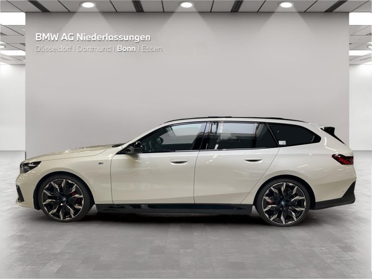 BMW i5 M60 xDrive Touring 8-fach Bereift