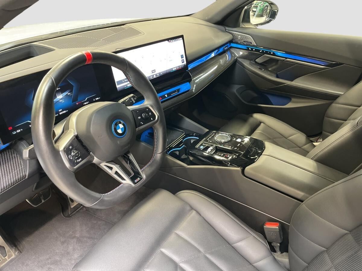 BMW i5 M60 xDrive Touring 8-fach Bereift