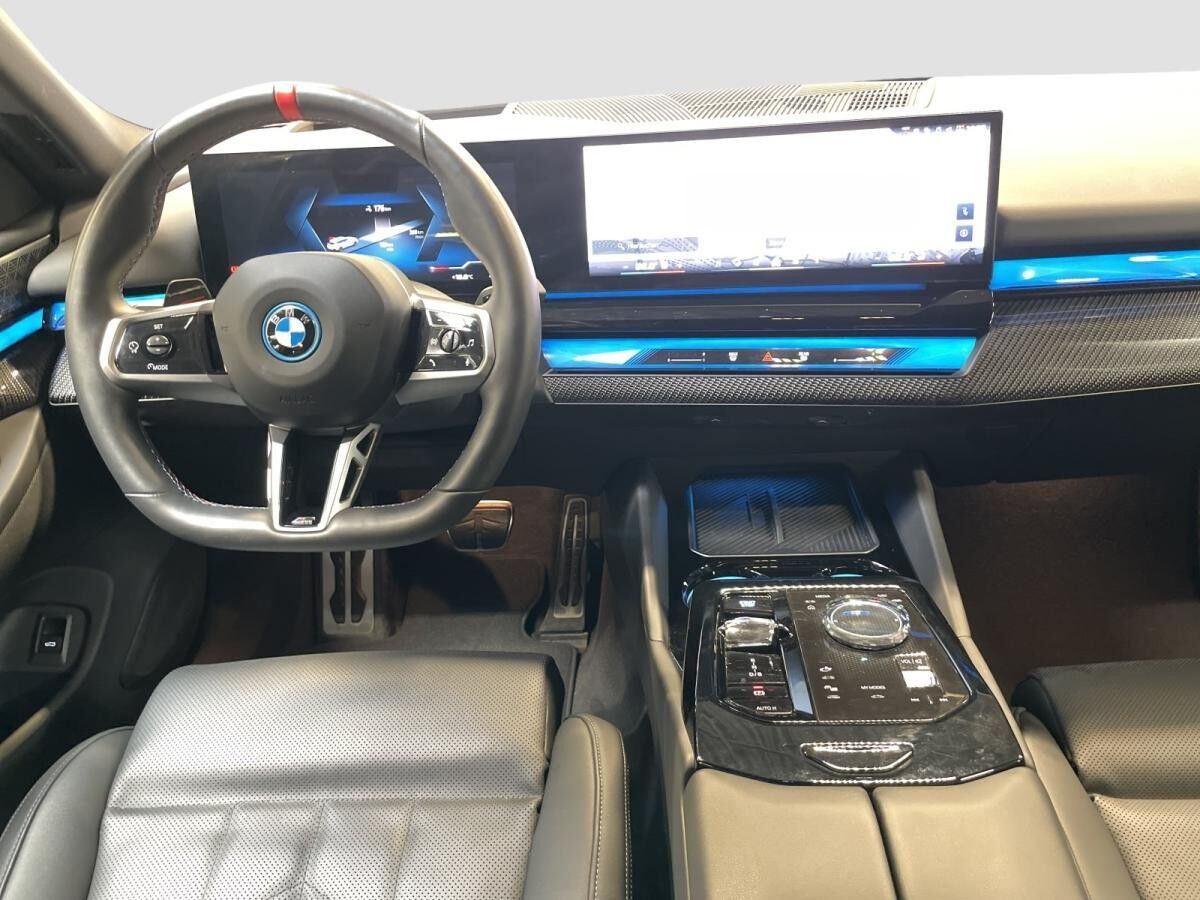 BMW i5 M60 xDrive Touring 8-fach Bereift