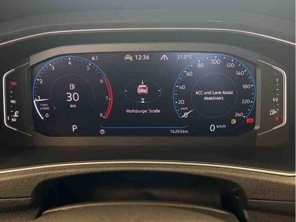 Volkswagen T-Roc Sport 1.5 TSI DSG / Navi, Pano, AHK, LED